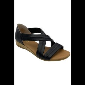 Pinaz Suede Cross-Over Strap Sandals Black - Medium